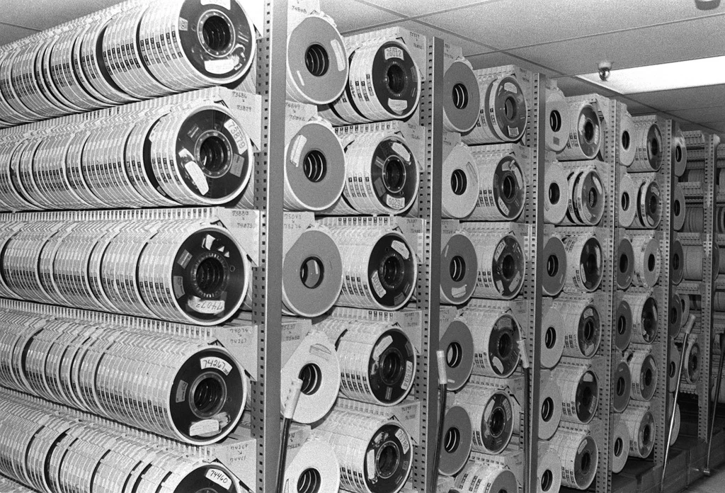 magnetic tape library